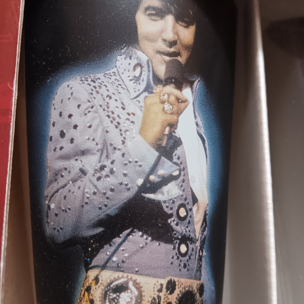 ELVIS PRESLEY PUB GLASS SET NEW IN BOX Never Used - Picture 2 of 5